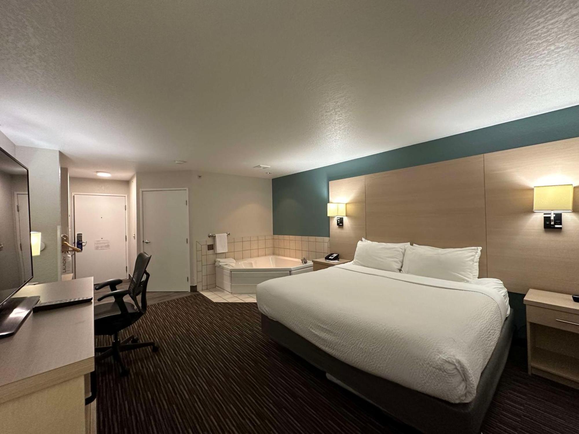Best Western Watertown Exterior photo