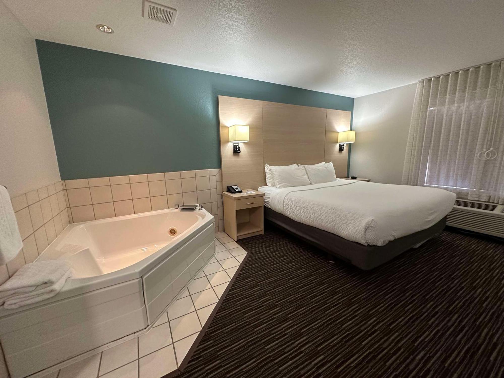 Best Western Watertown Exterior photo