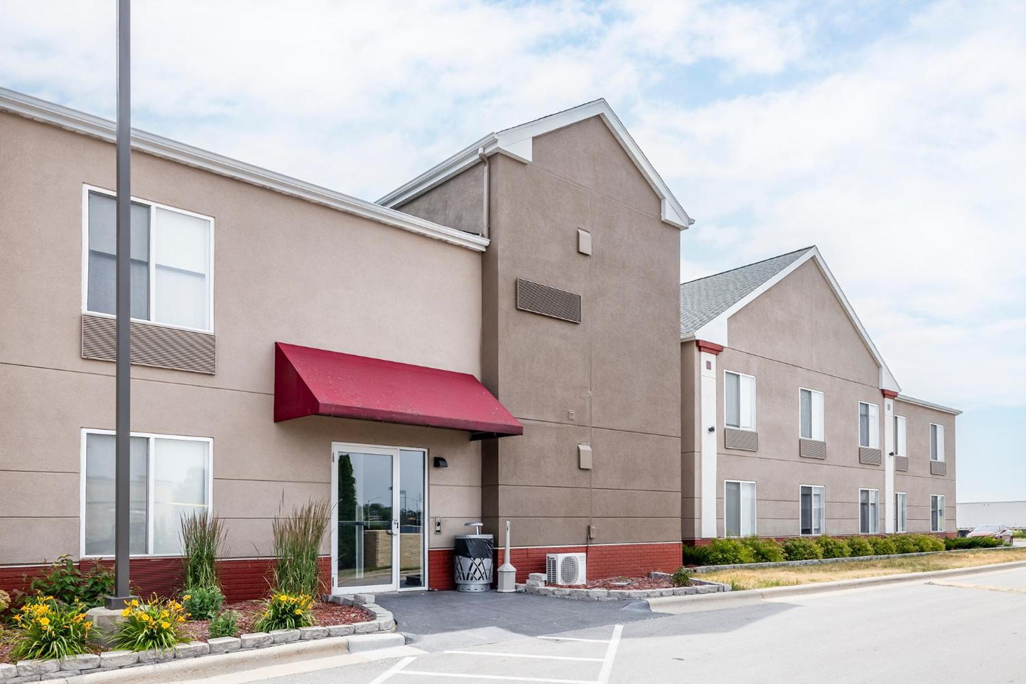 Best Western Watertown Exterior photo